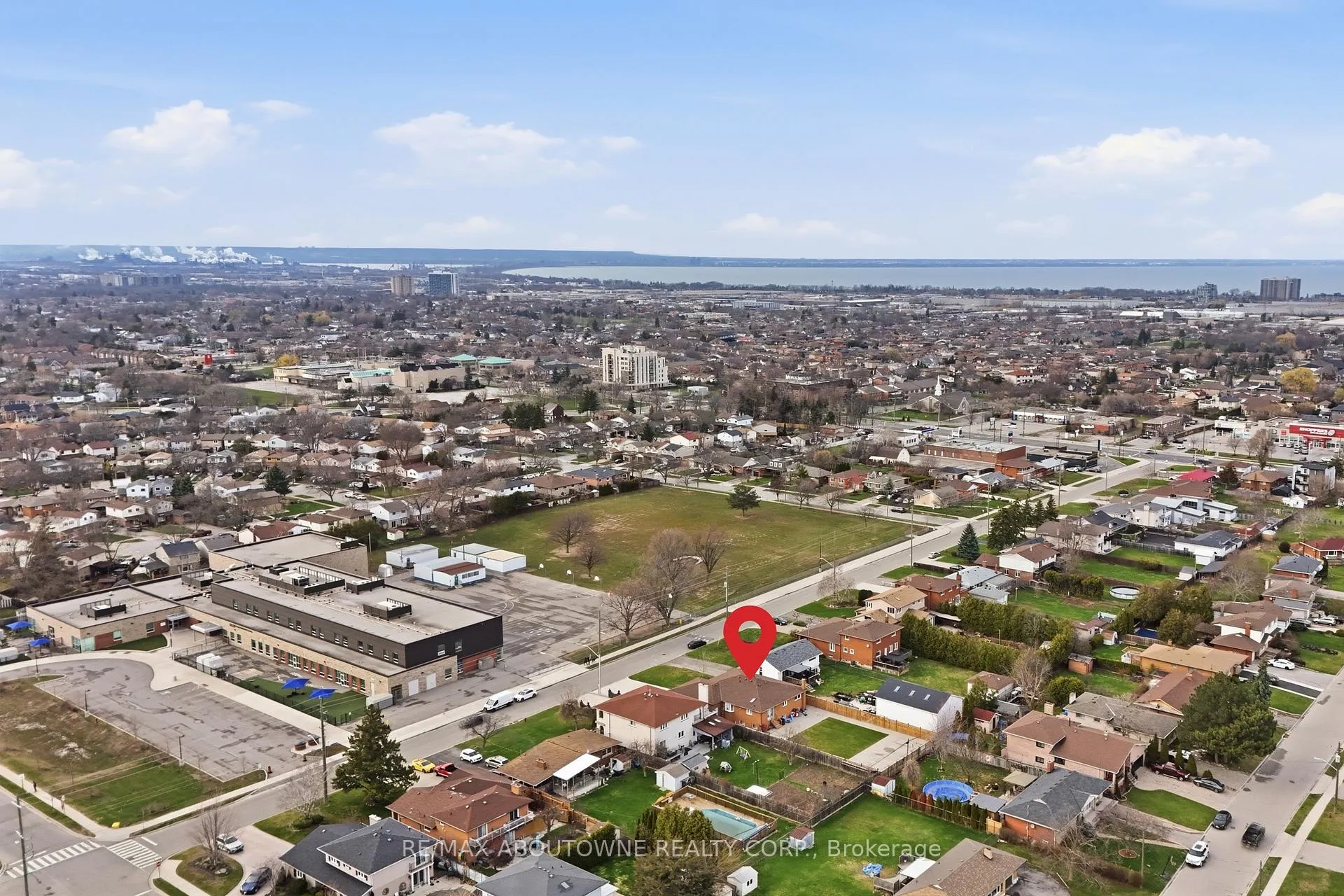 Photo 3 of 58 Kilbourn Avenue, Hamilton, Stoney Creek — HOMEH
