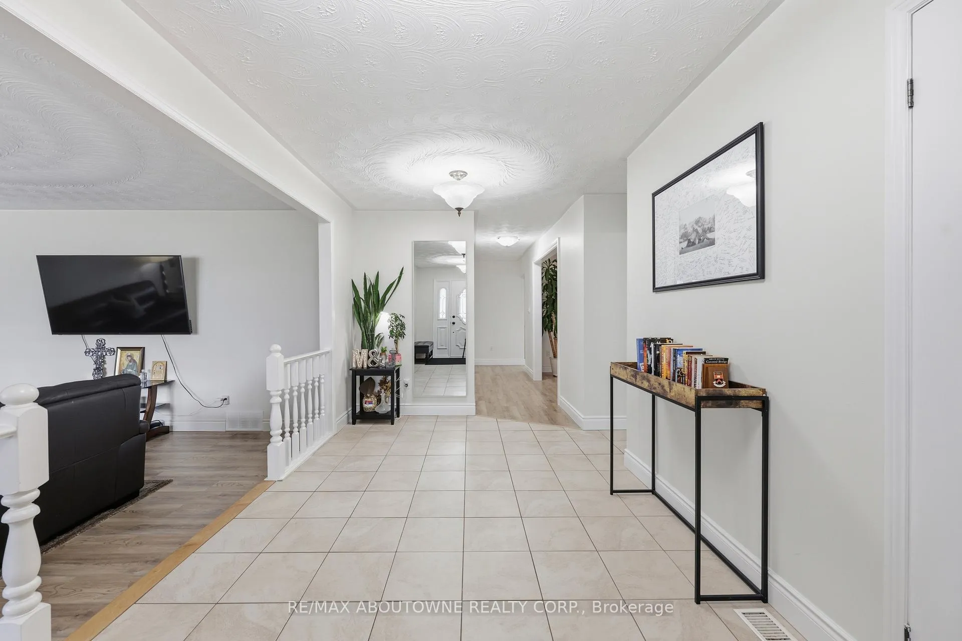 Photo 11 of 58 Kilbourn Avenue, Hamilton, Stoney Creek — HOMEH