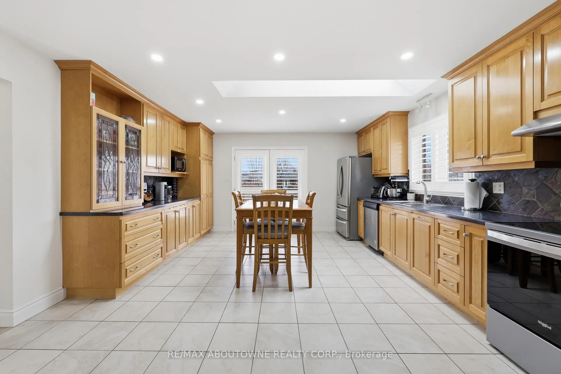 Photo 16 of 58 Kilbourn Avenue, Hamilton, Stoney Creek — HOMEH