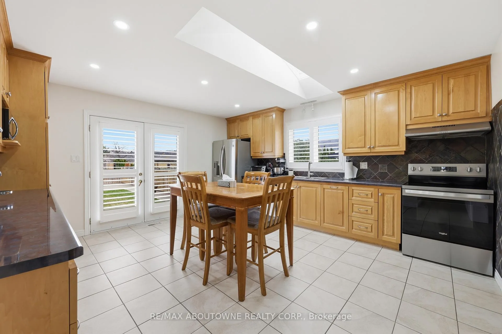 Photo 18 of 58 Kilbourn Avenue, Hamilton, Stoney Creek — HOMEH