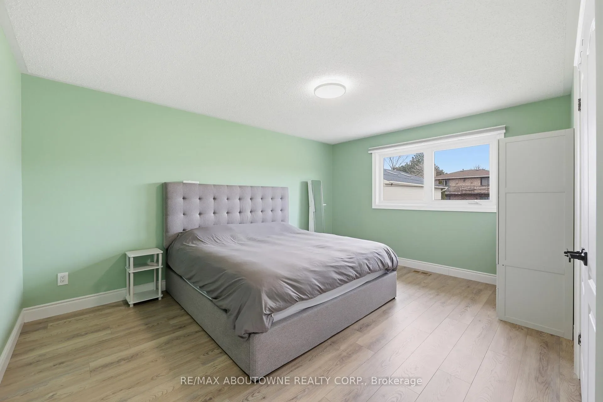Photo 25 of 58 Kilbourn Avenue, Hamilton, Stoney Creek — HOMEH