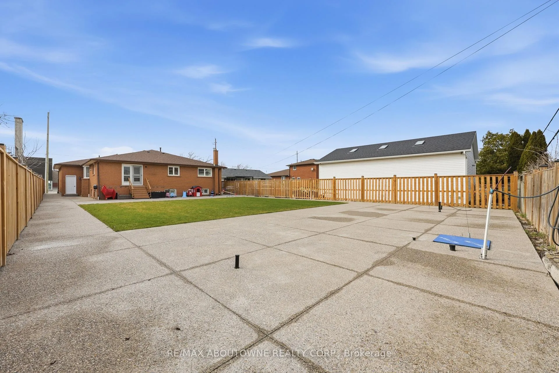 Photo 45 of 58 Kilbourn Avenue, Hamilton, Stoney Creek — HOMEH