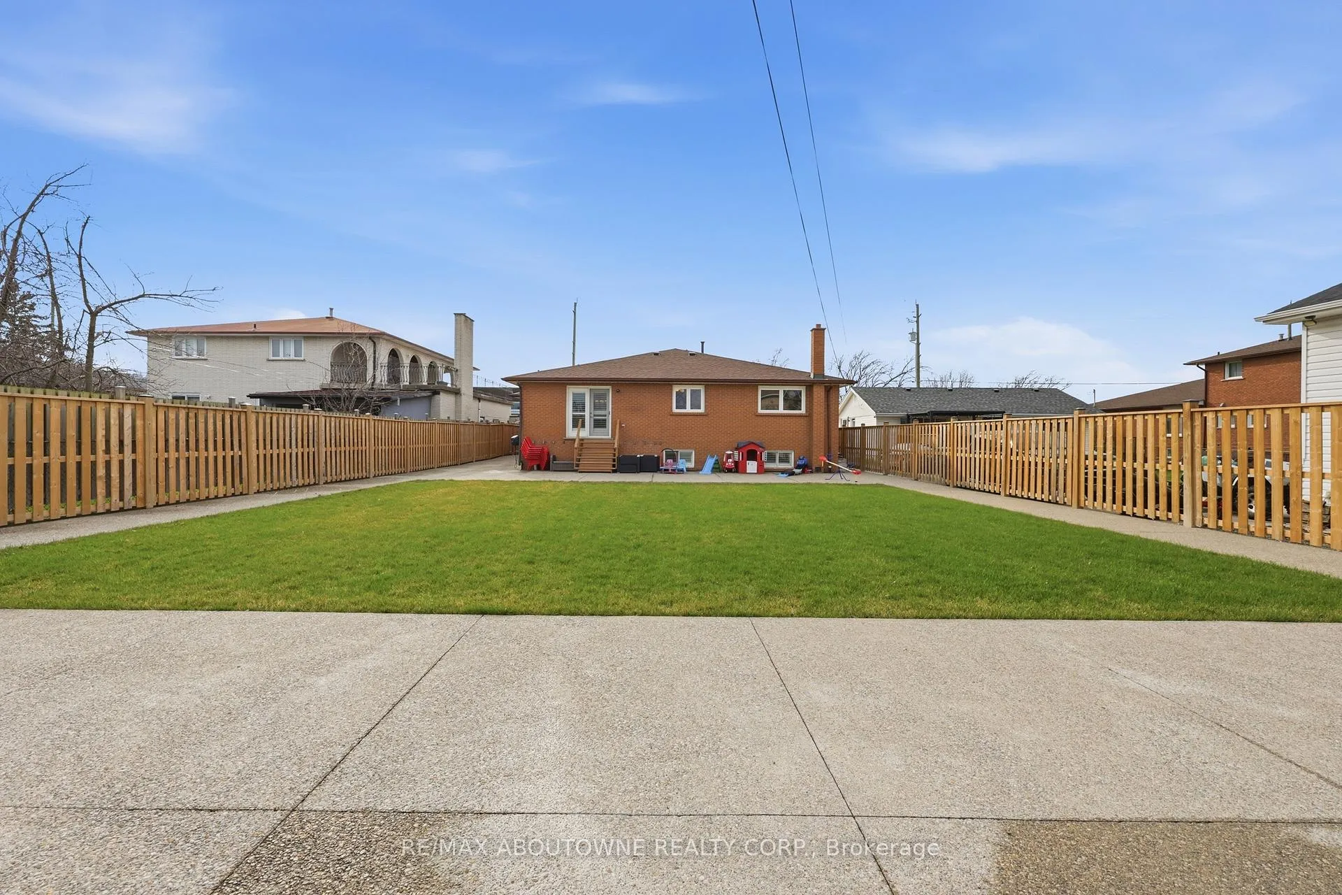 Photo 48 of 58 Kilbourn Avenue, Hamilton, Stoney Creek — HOMEH