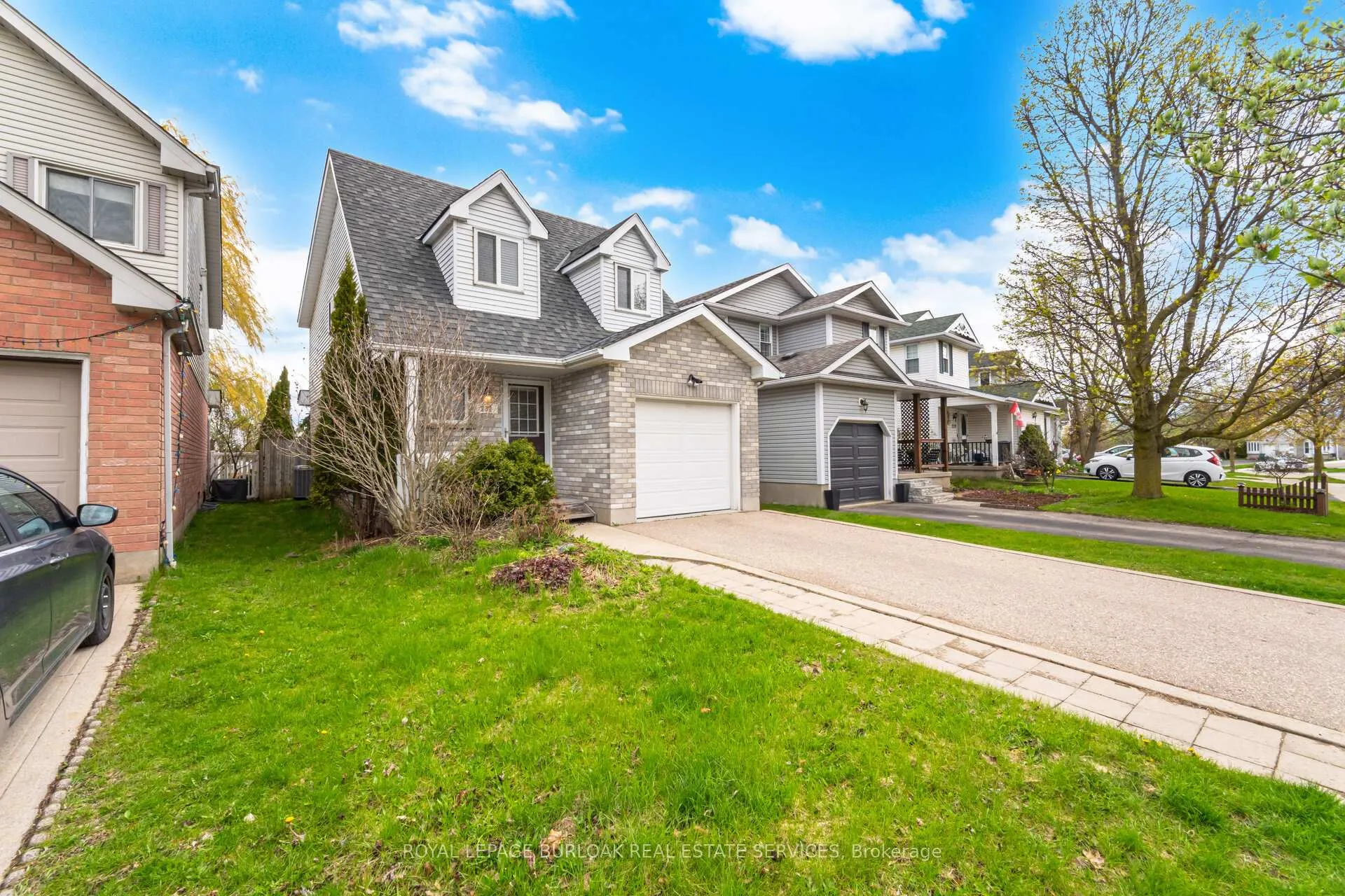 Photo 3 of 232 Auburn Drive, Waterloo — HOMEH