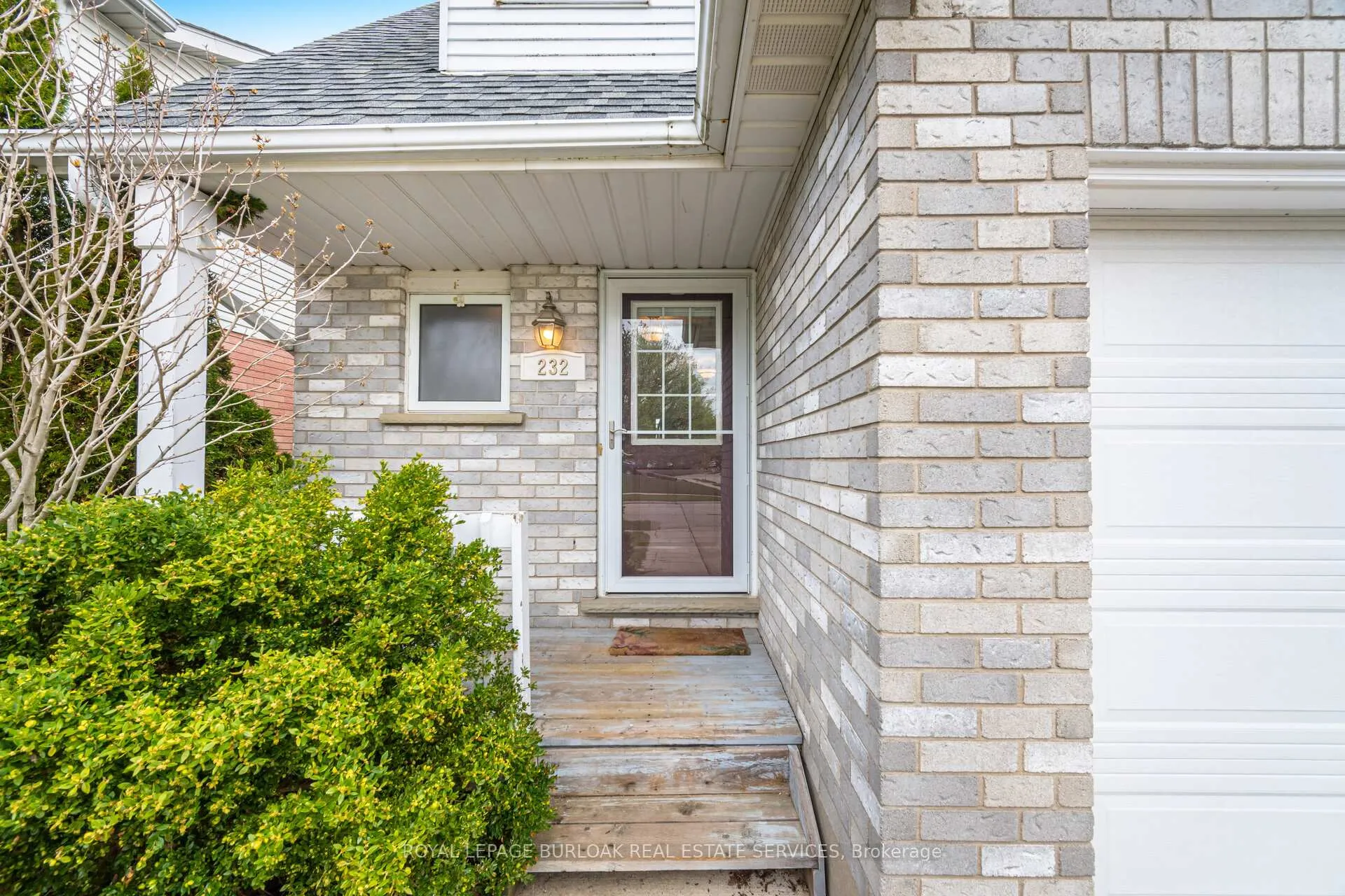Photo 5 of 232 Auburn Drive, Waterloo — HOMEH