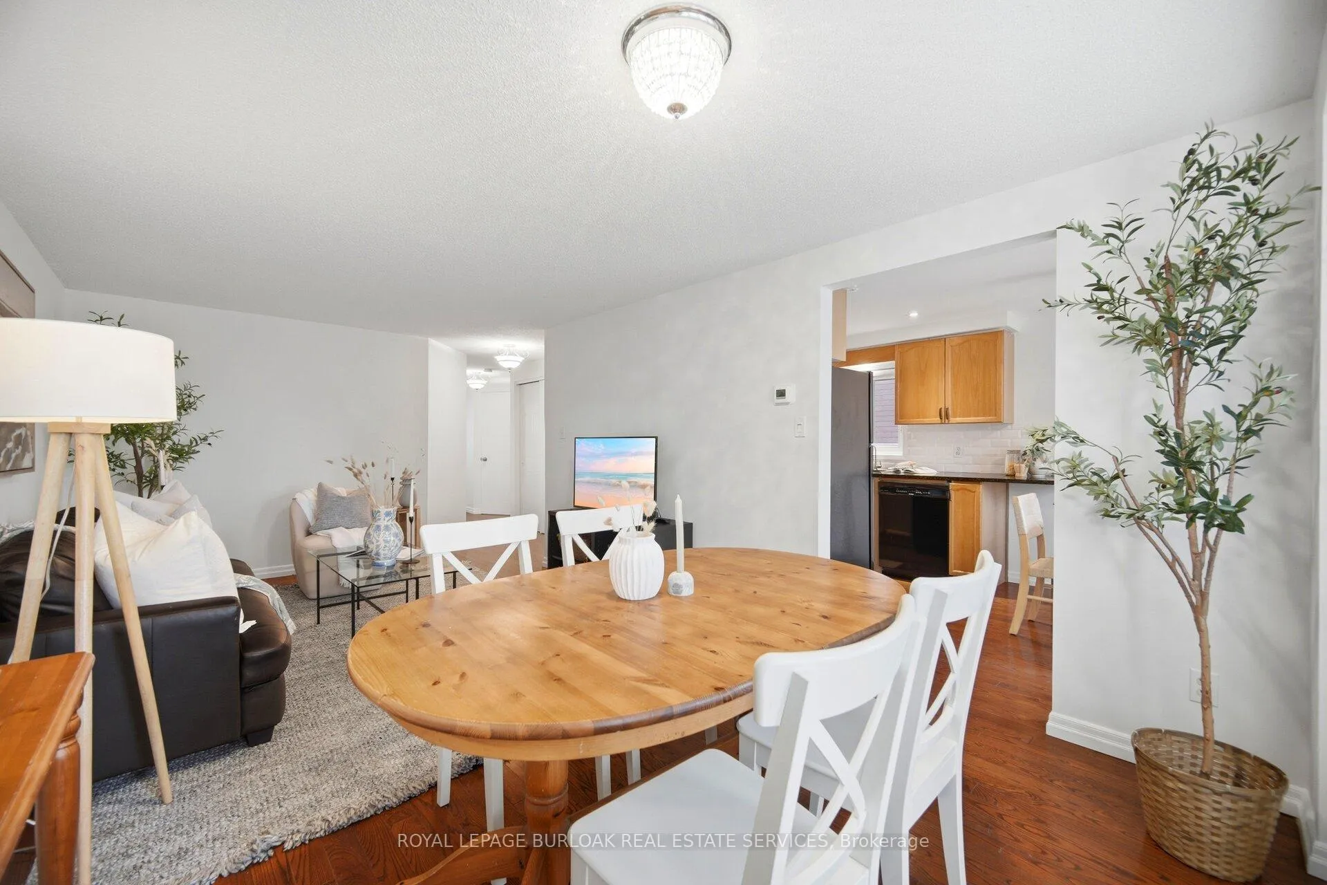 Photo 14 of 232 Auburn Drive, Waterloo — HOMEH