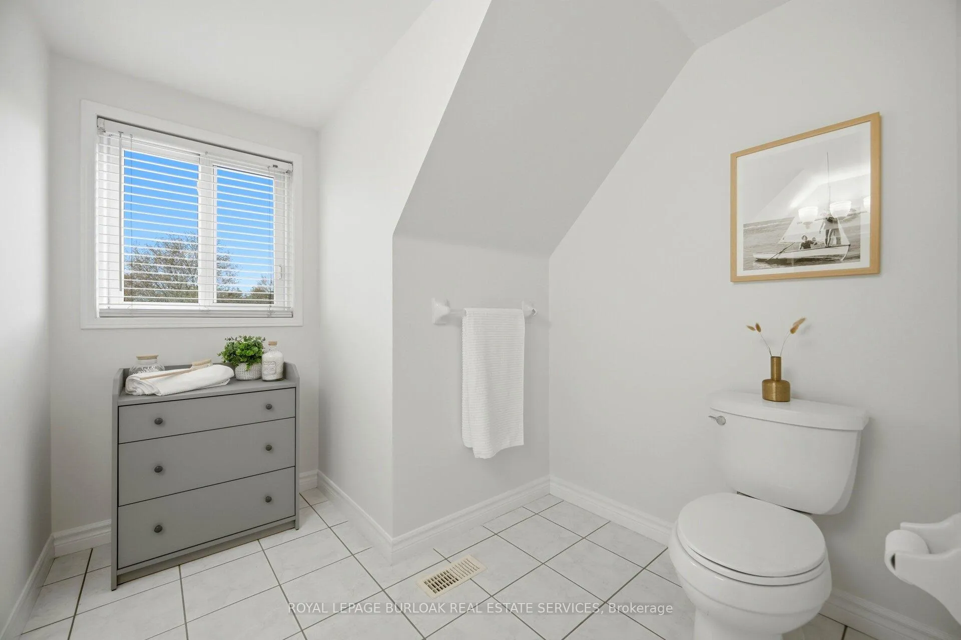 Photo 36 of 232 Auburn Drive, Waterloo — HOMEH