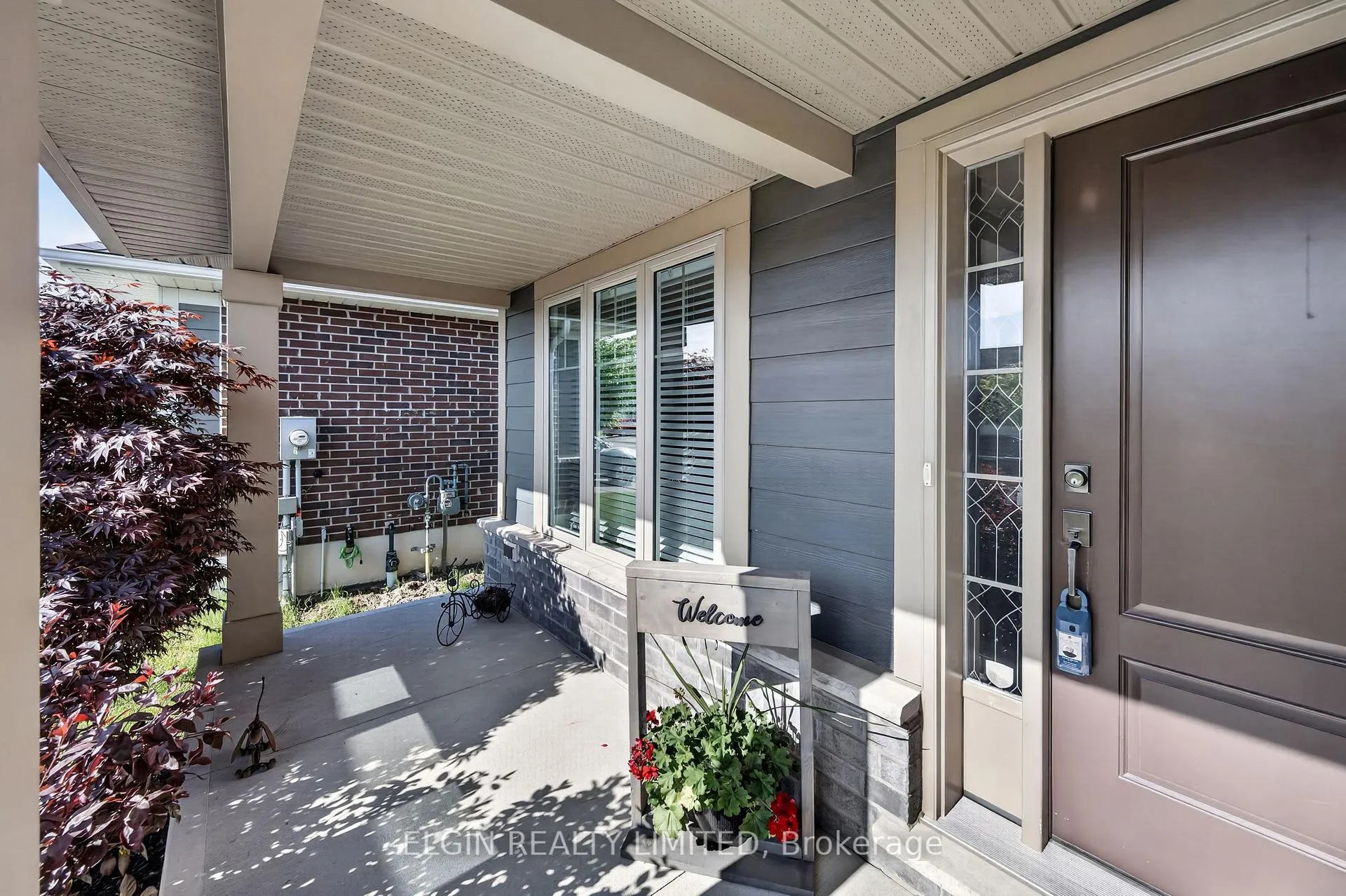 Photo 3 of 8 Ashberry Place, St. Thomas — HOMEH