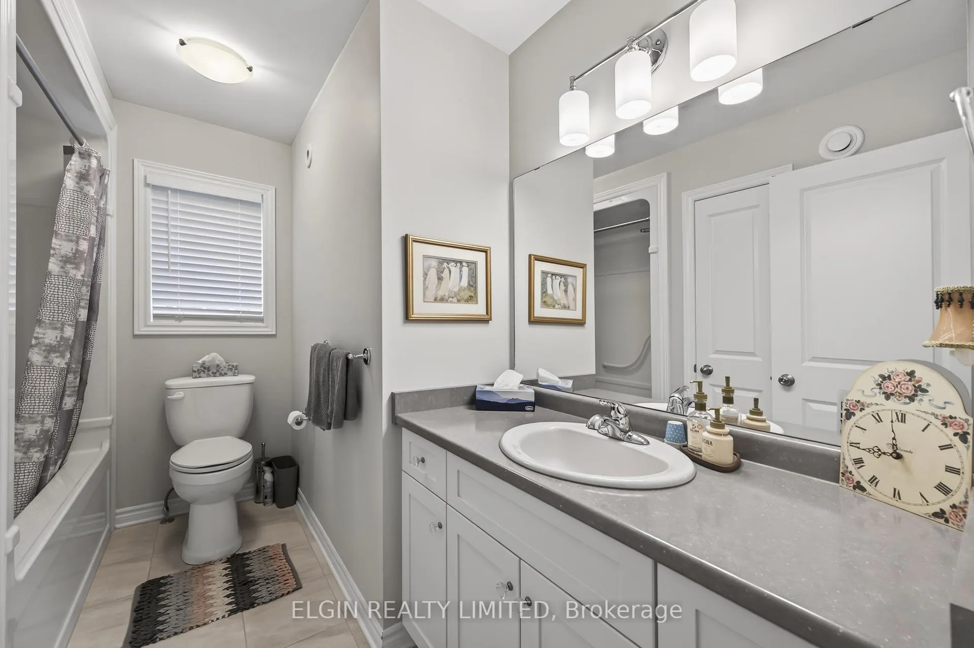 Photo 7 of 8 Ashberry Place, St. Thomas — HOMEH