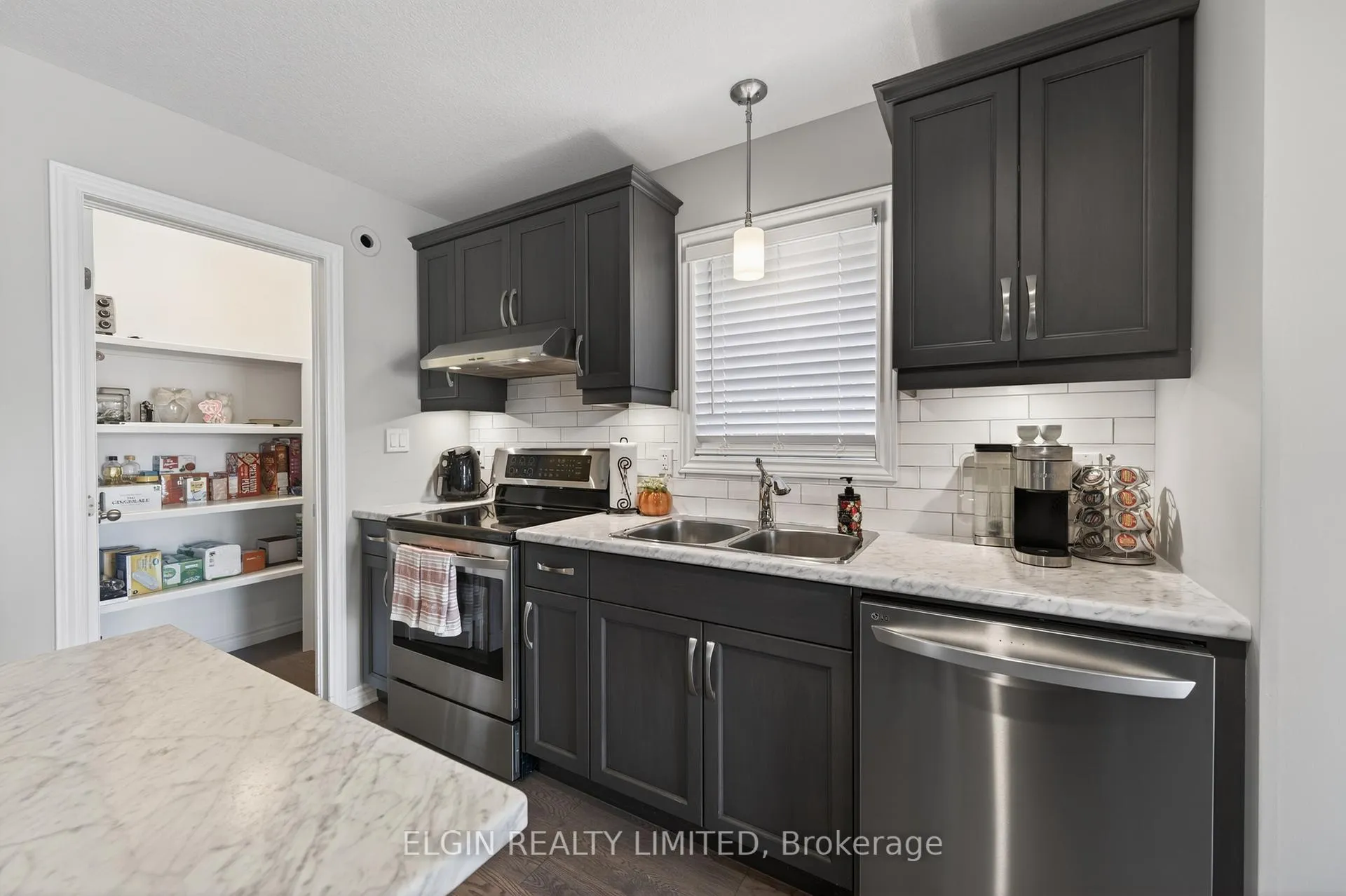 Photo 11 of 8 Ashberry Place, St. Thomas — HOMEH