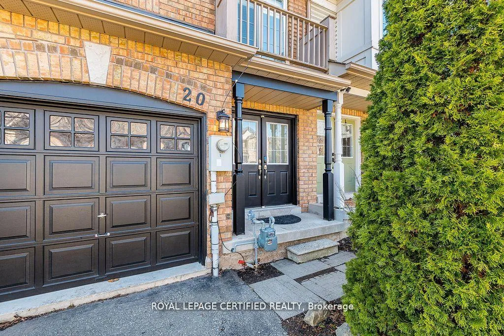 Photo 4 of 20 Harding Street, Halton Hills, Georgetown — HOMEH