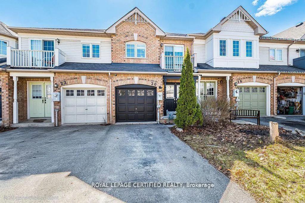 Photo 6 of 20 Harding Street, Halton Hills, Georgetown — HOMEH