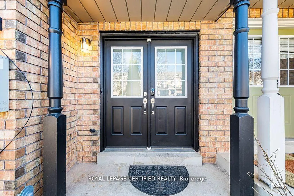 Photo 7 of 20 Harding Street, Halton Hills, Georgetown — HOMEH