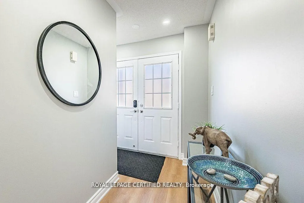 Photo 10 of 20 Harding Street, Halton Hills, Georgetown — HOMEH