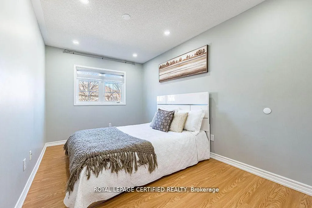 Photo 39 of 20 Harding Street, Halton Hills, Georgetown — HOMEH