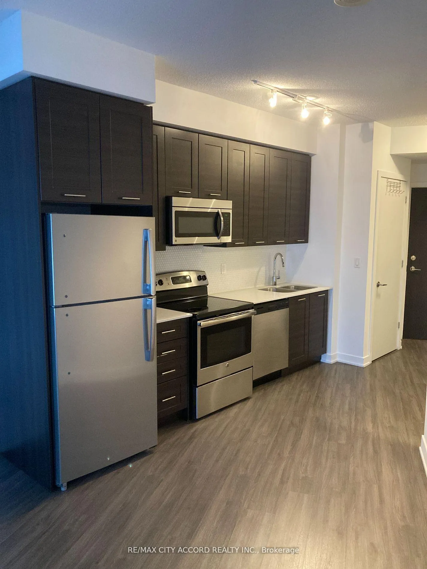Photo 3 of Unit 302, 50 Bruyeres Mews, Toronto, Waterfront Communities — HOMEH