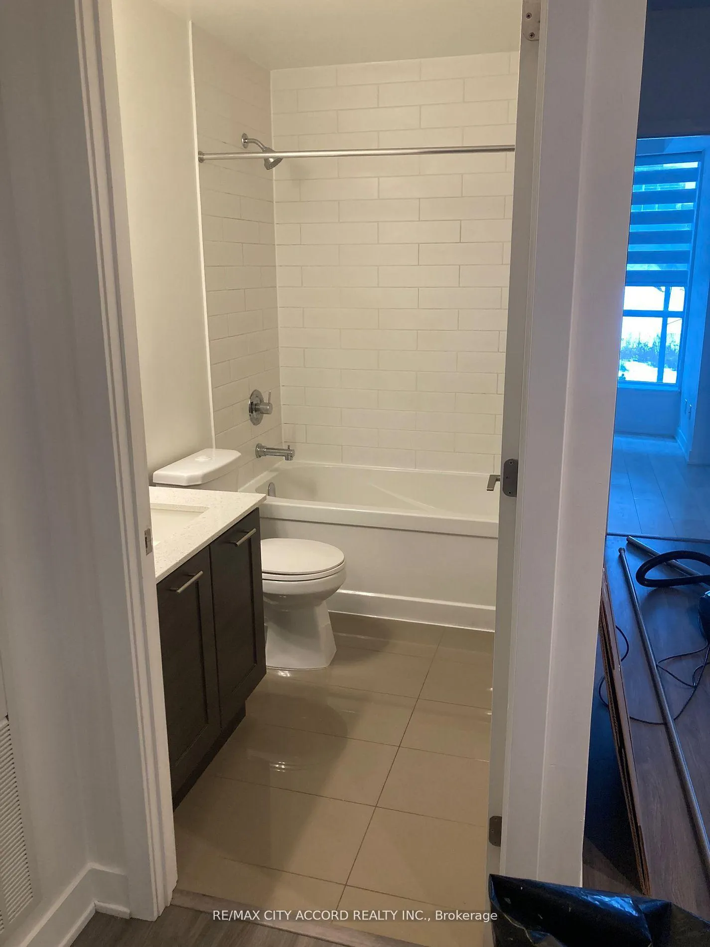 Photo 7 of Unit 302, 50 Bruyeres Mews, Toronto, Waterfront Communities — HOMEH