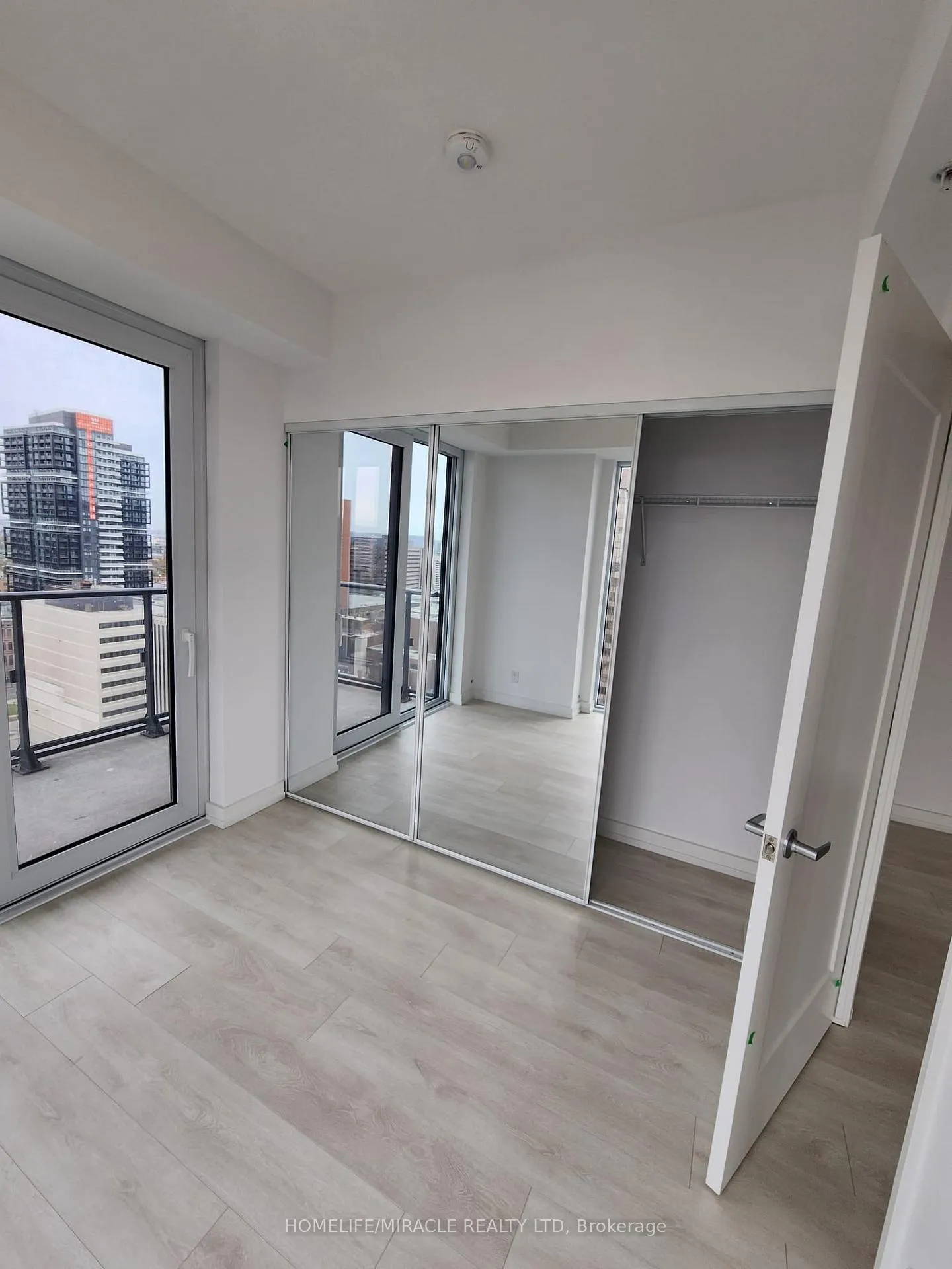 Photo 6 of Unit 1802, 75 James Street, Hamilton, Corktown — HOMEH