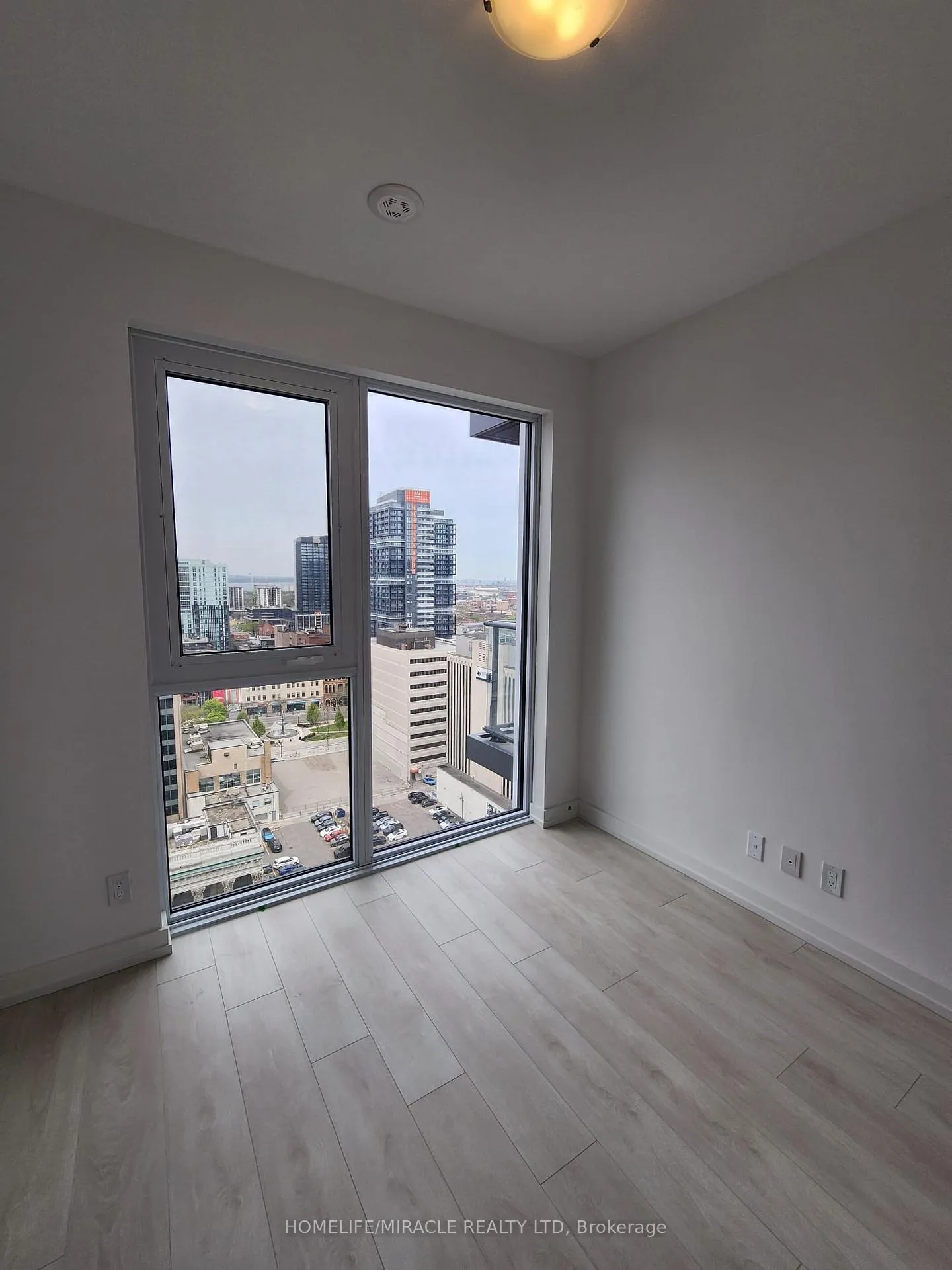 Photo 8 of Unit 1802, 75 James Street, Hamilton, Corktown — HOMEH
