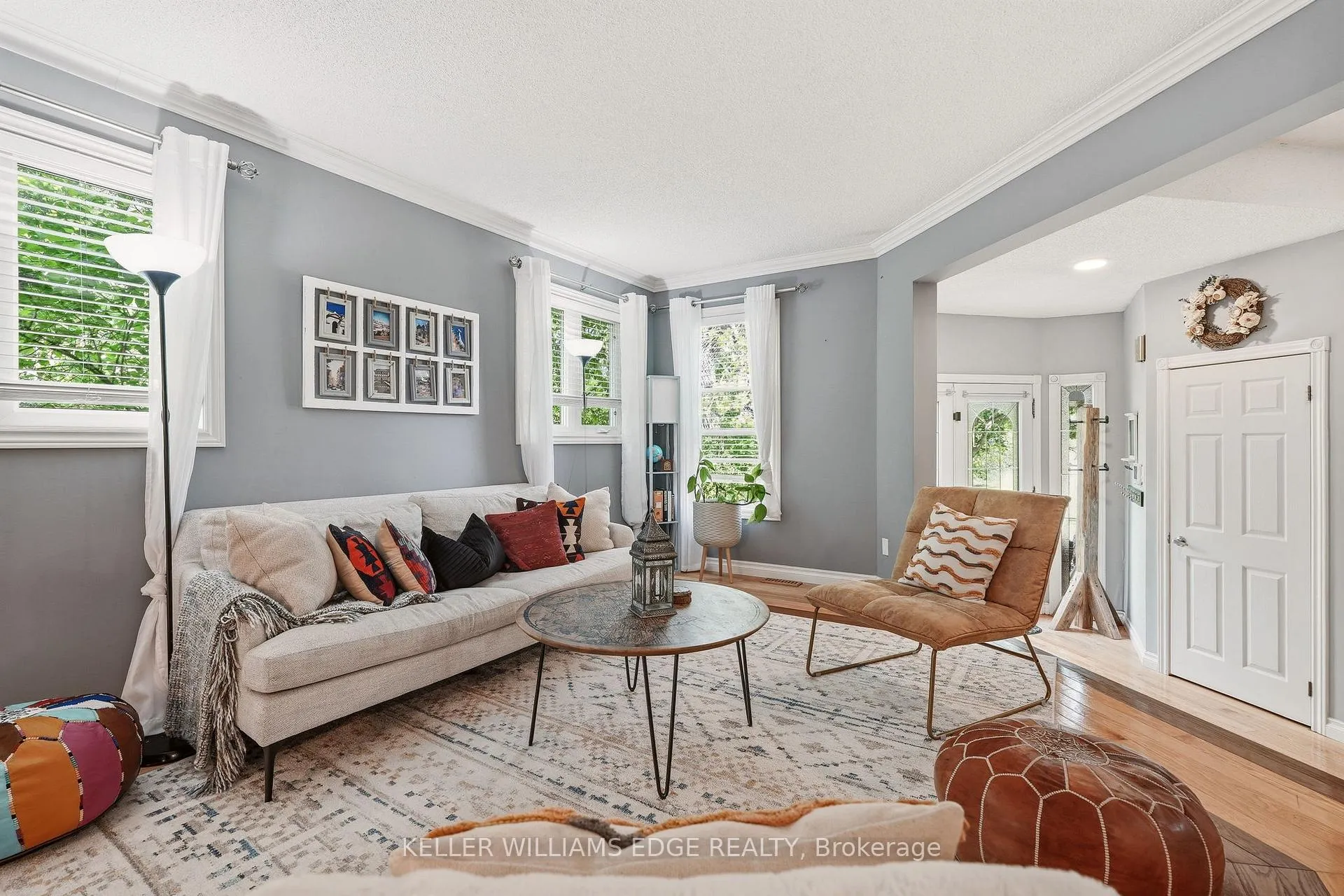 Photo 4 of 149 Cove Crescent, Hamilton, Lakeshore — HOMEH