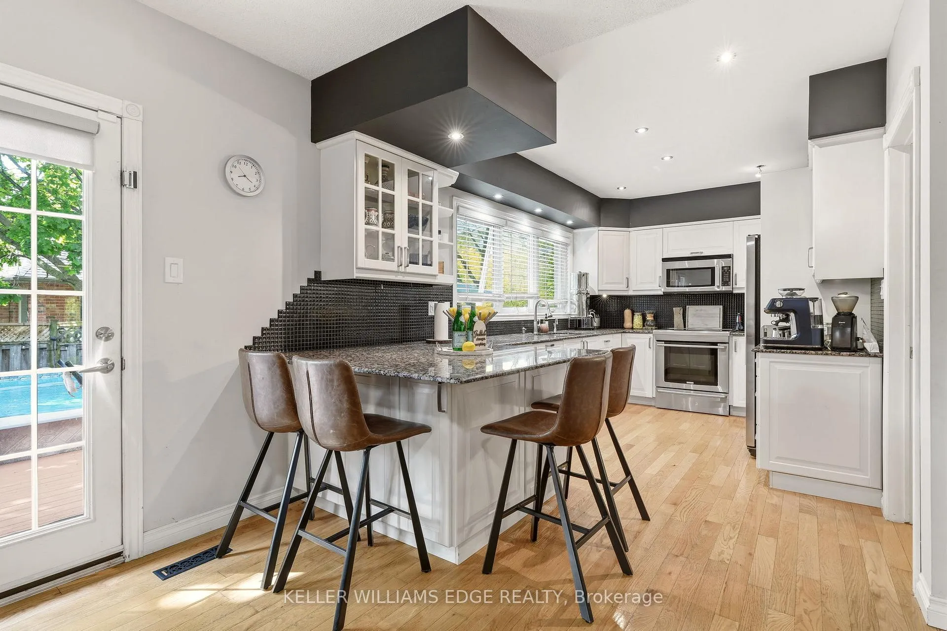 Photo 8 of 149 Cove Crescent, Hamilton, Lakeshore — HOMEH