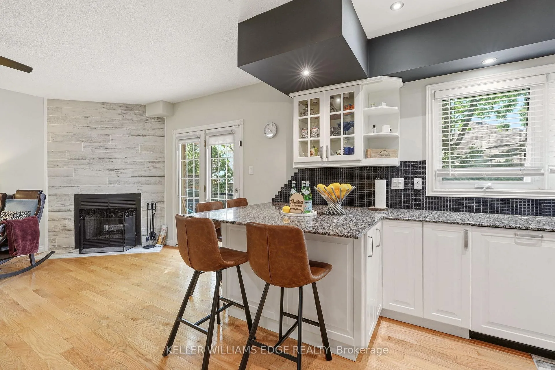Photo 11 of 149 Cove Crescent, Hamilton, Lakeshore — HOMEH