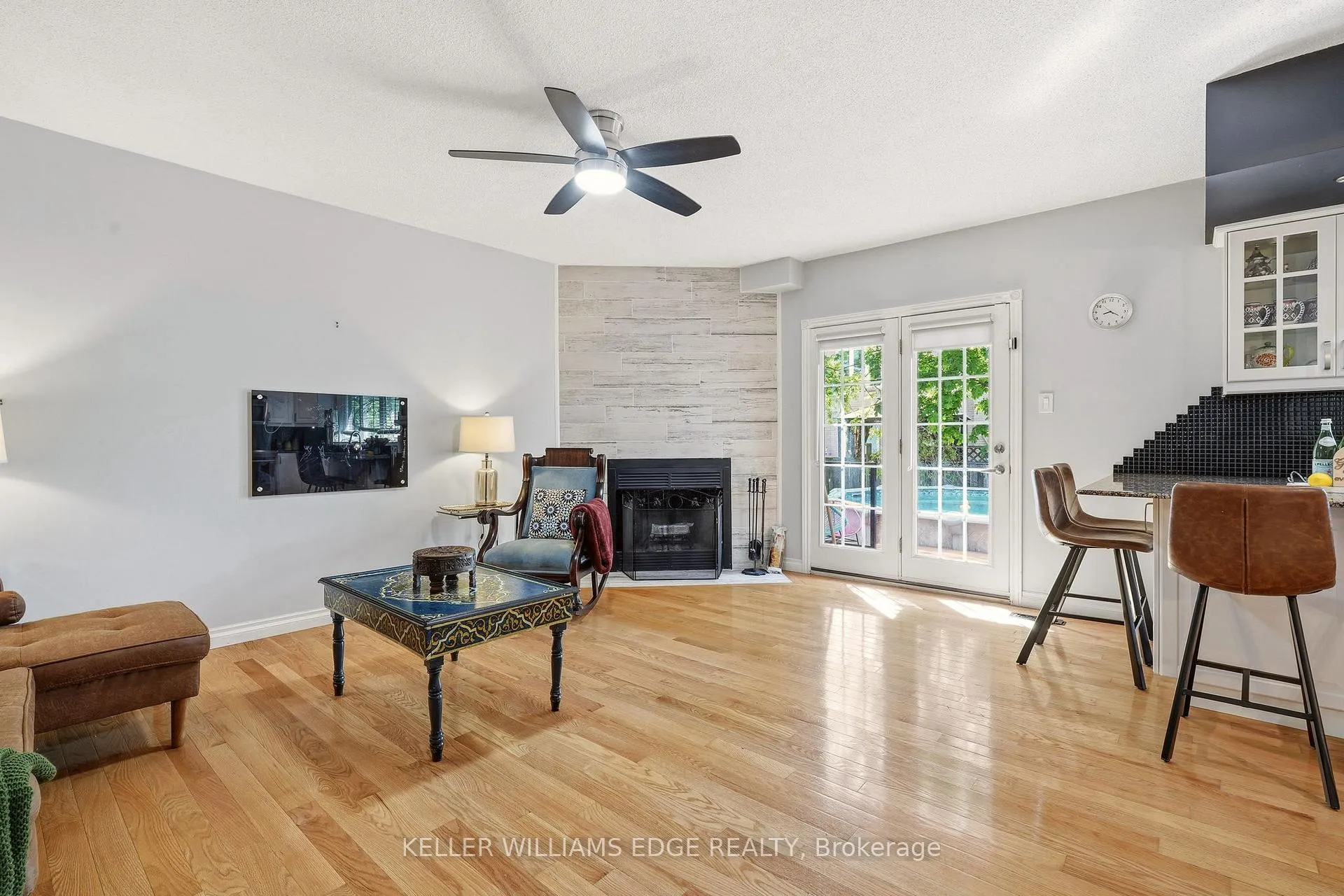 Photo 14 of 149 Cove Crescent, Hamilton, Lakeshore — HOMEH