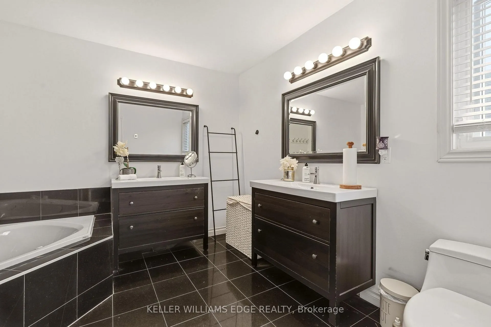 Photo 23 of 149 Cove Crescent, Hamilton, Lakeshore — HOMEH
