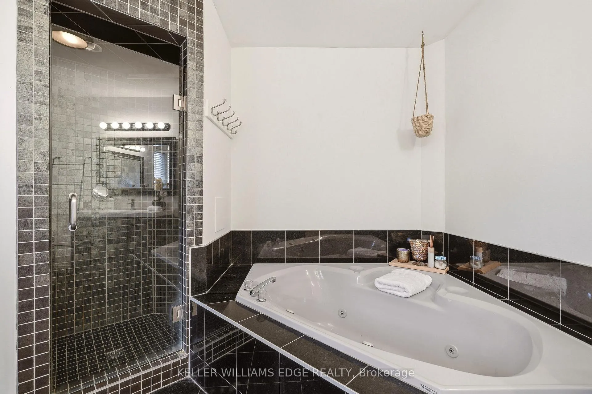 Photo 24 of 149 Cove Crescent, Hamilton, Lakeshore — HOMEH