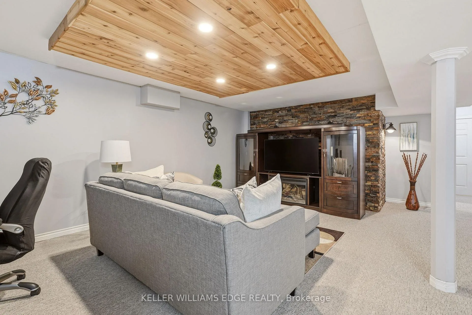 Photo 32 of 149 Cove Crescent, Hamilton, Lakeshore — HOMEH