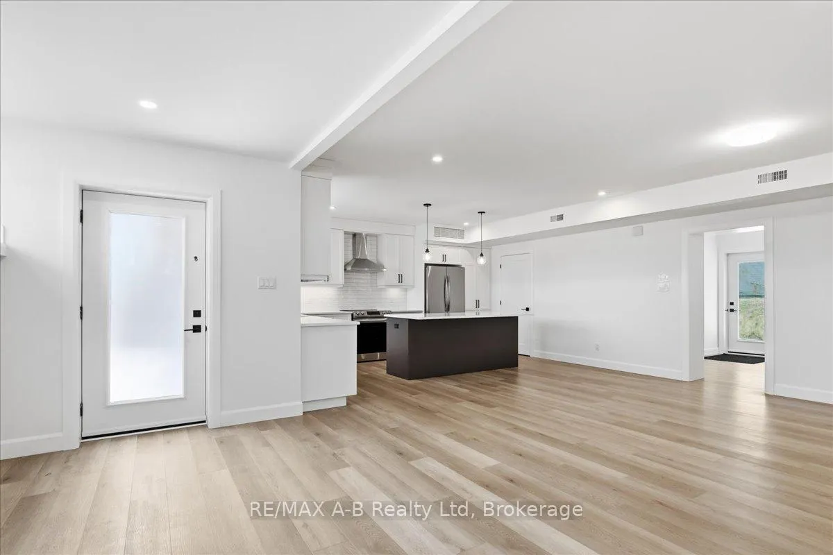 Photo 3 of Unit 1, 74A Church Street, Stratford — HOMEH