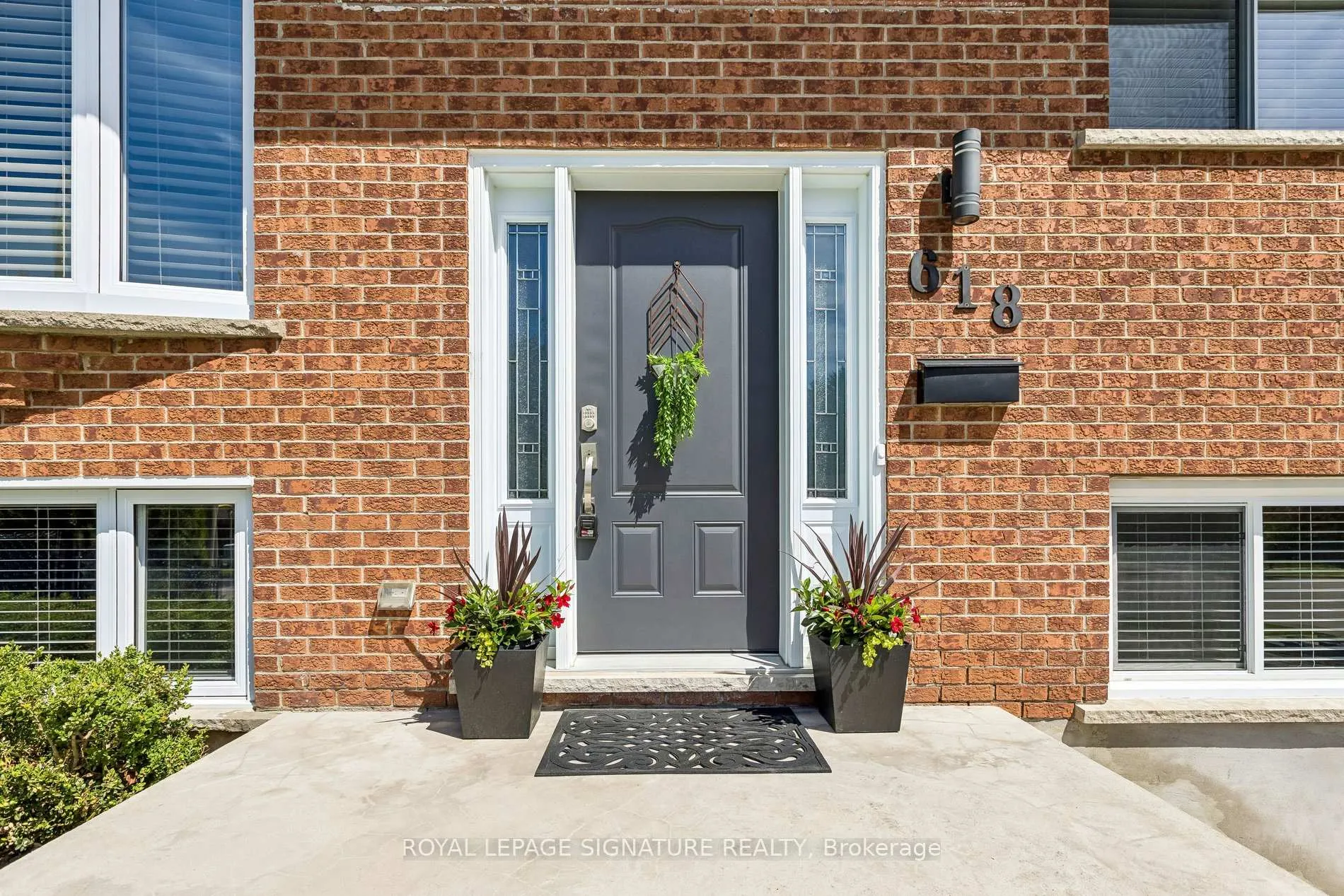 Photo 2 of 618 Fern Road, Waterloo, North Lakeshore — HOMEH