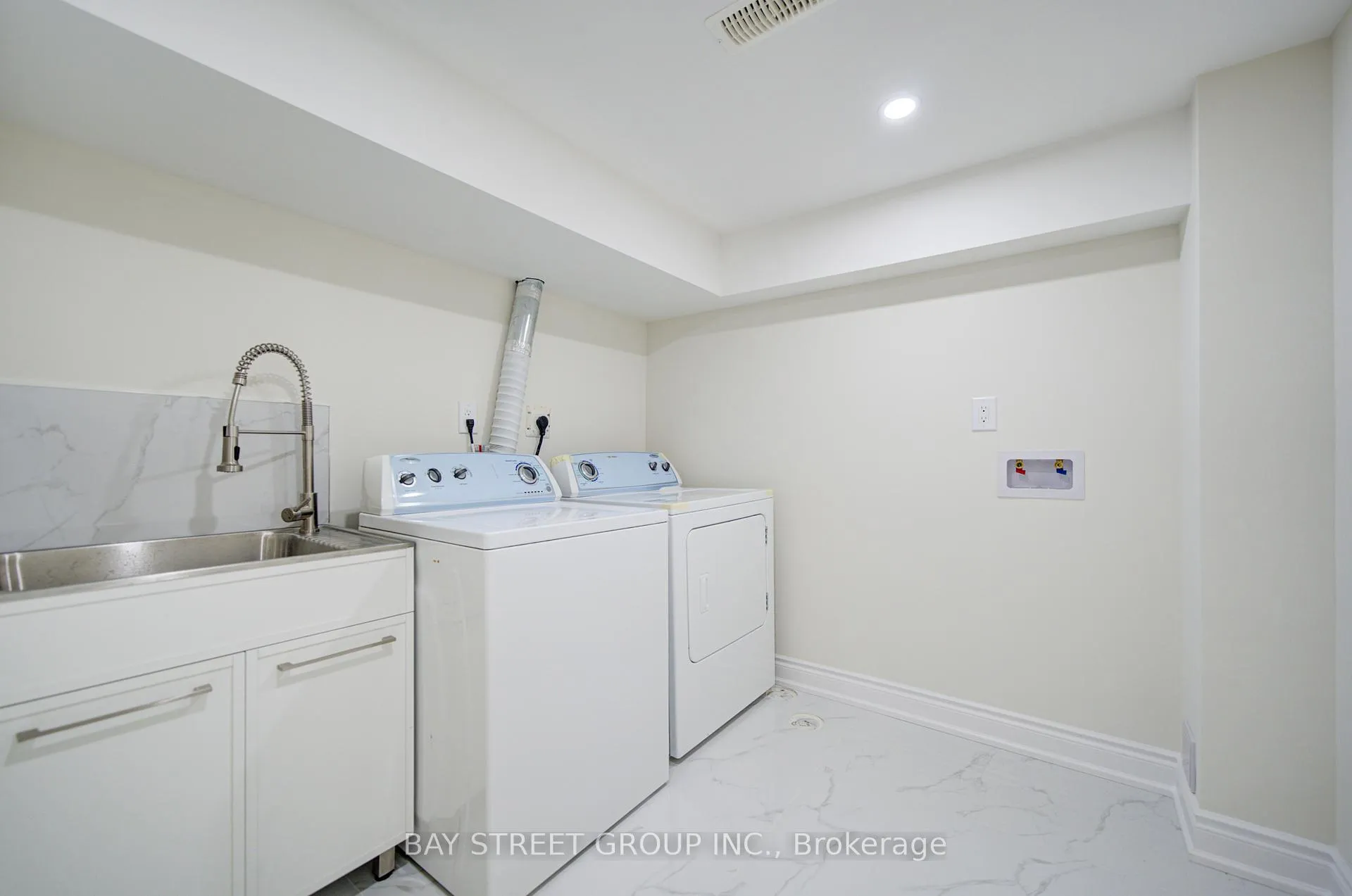 Photo 38 of 82 Coleluke Lane, Markham, Middlefield — HOMEH