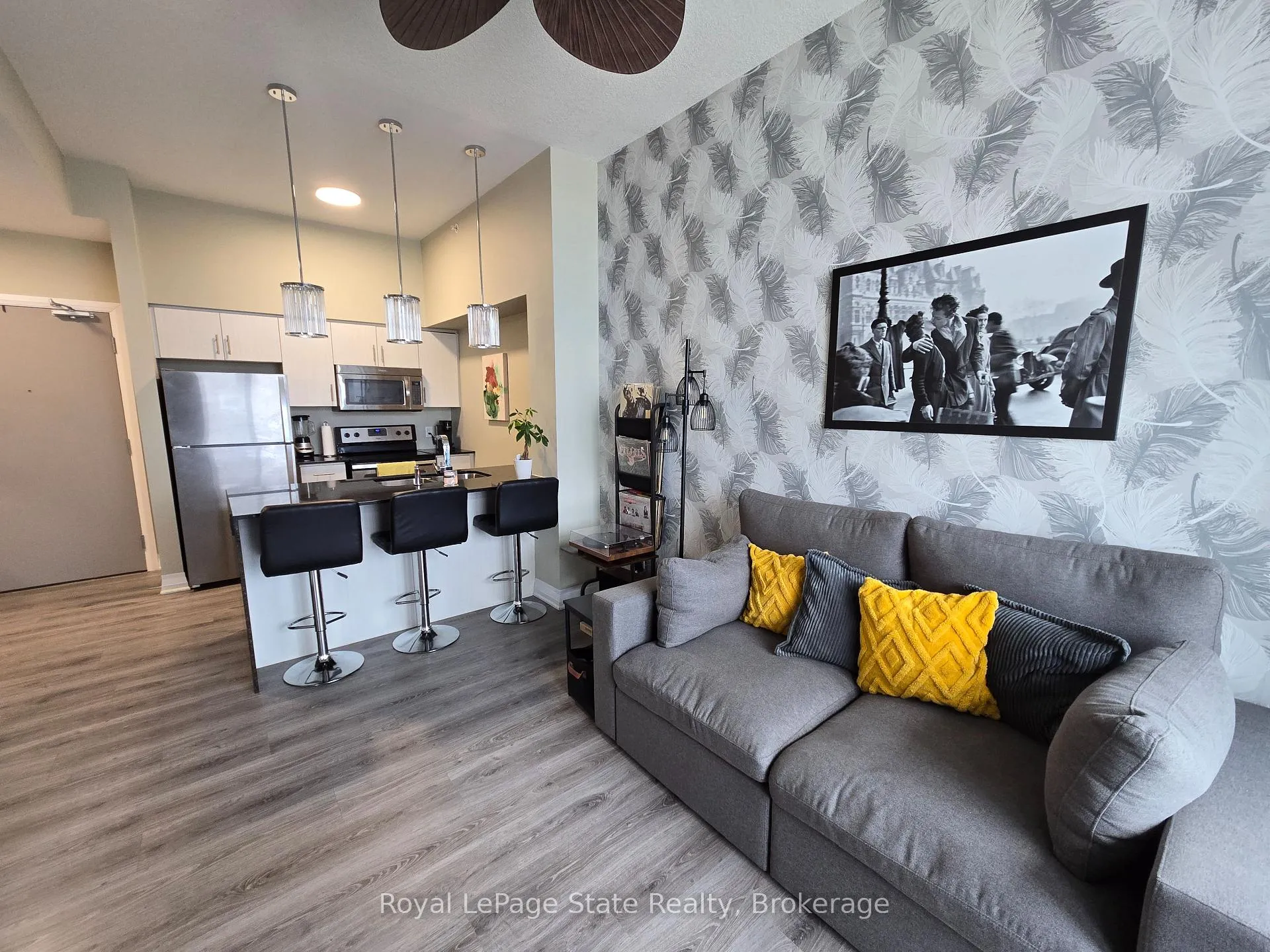 Photo 7 of Unit 521, 10 Concord Place, Grimsby, Grimsby Beach — HOMEH
