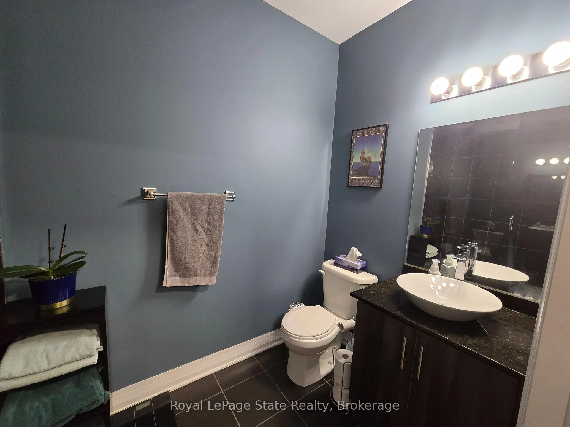 Photo 9 of Unit 521, 10 Concord Place, Grimsby, Grimsby Beach — HOMEH
