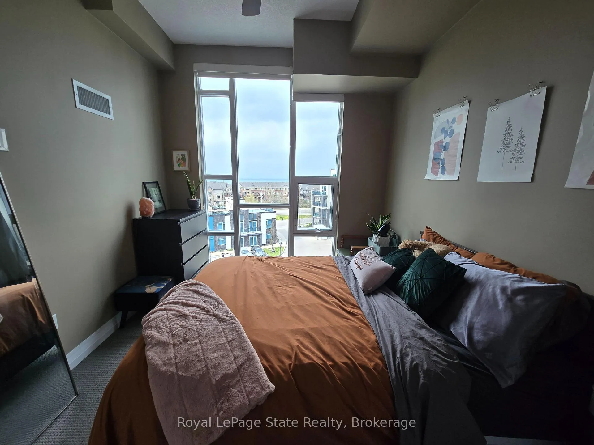 Photo 12 of Unit 521, 10 Concord Place, Grimsby, Grimsby Beach — HOMEH