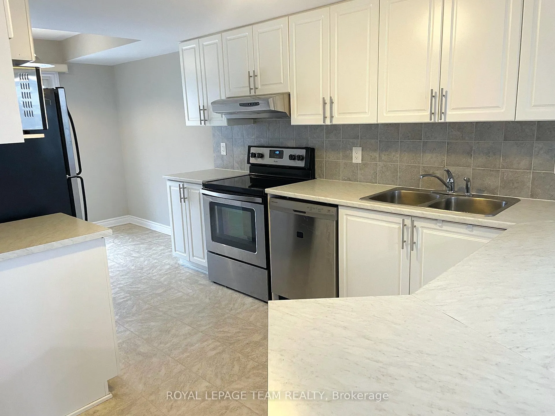 Photo 8 of 42 Argent Private, Ottawa, Kanata - Morgan's Grant/South March — HOMEH