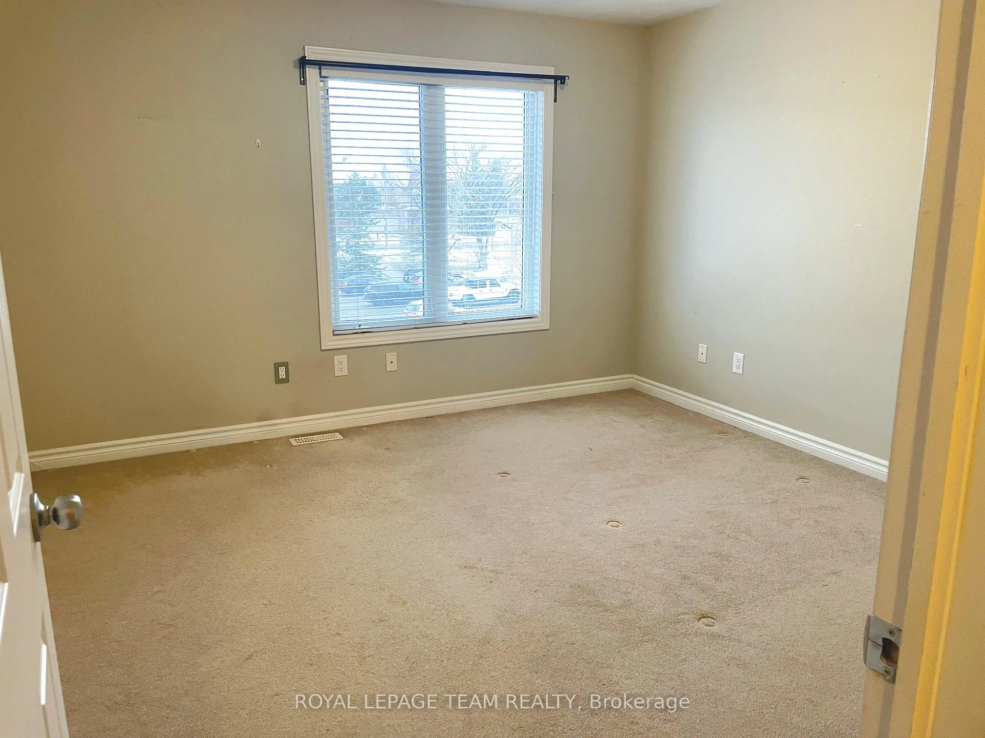 Photo 12 of 42 Argent Private, Ottawa, Kanata - Morgan's Grant/South March — HOMEH