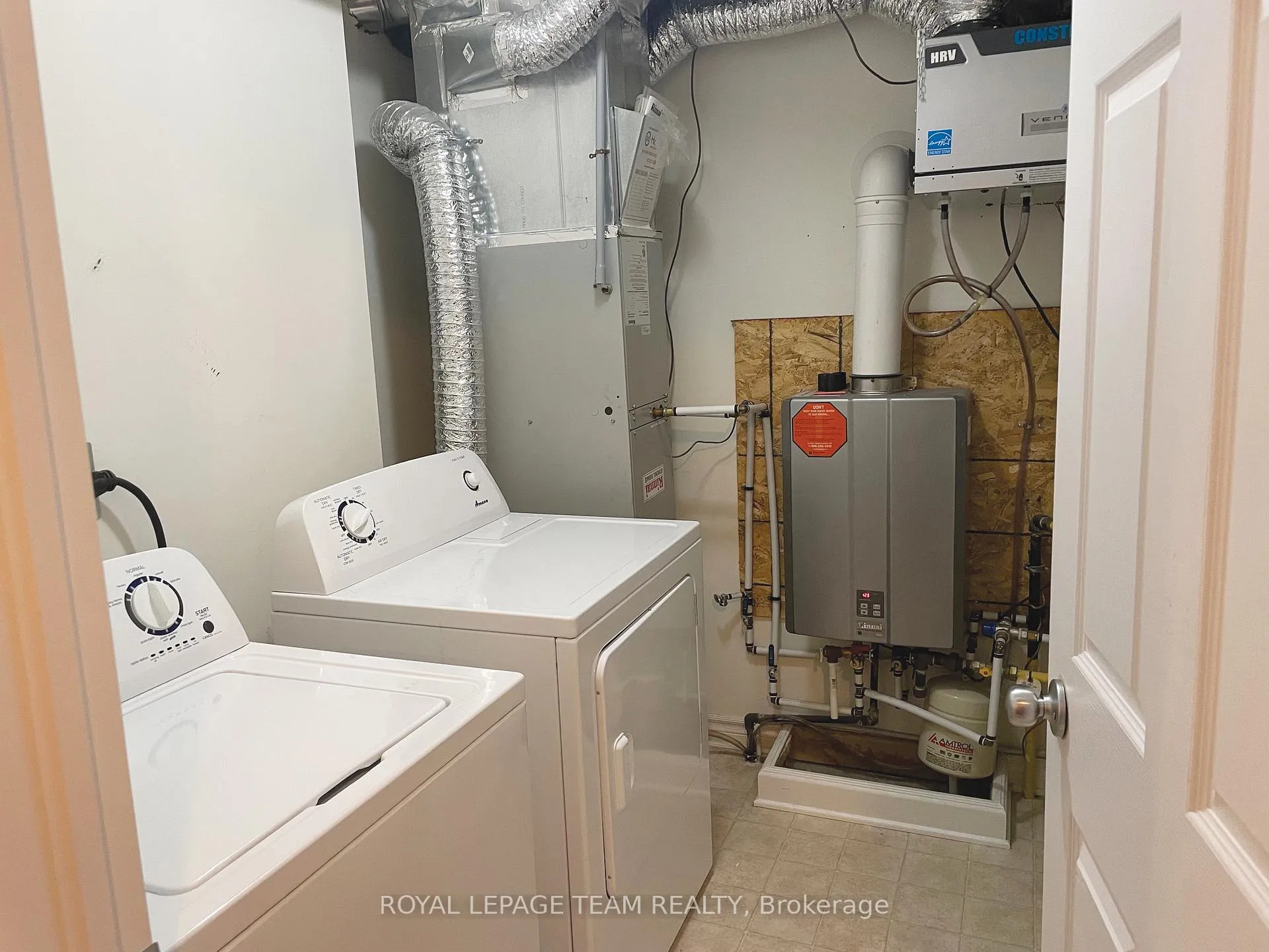 Photo 14 of 42 Argent Private, Ottawa, Kanata - Morgan's Grant/South March — HOMEH