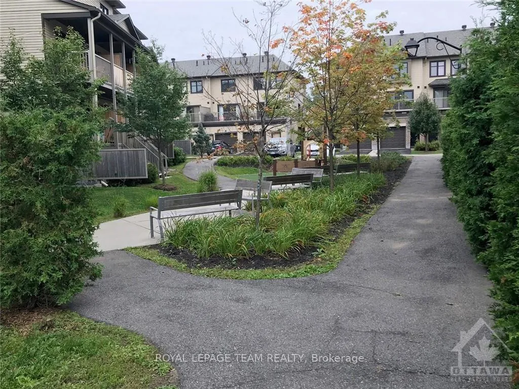 Photo 16 of 42 Argent Private, Ottawa, Kanata - Morgan's Grant/South March — HOMEH