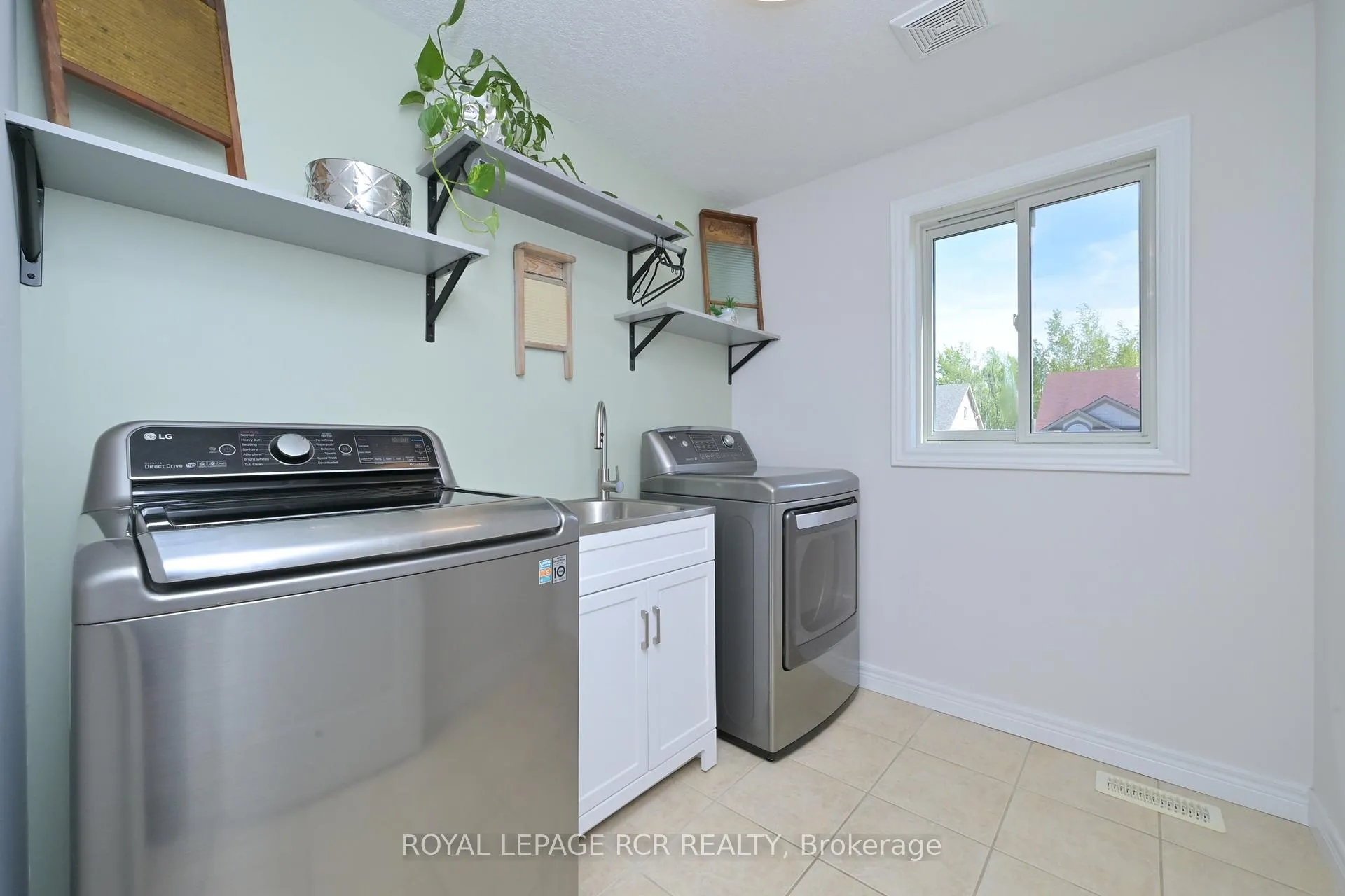 Photo 25 of 399 Rintoul Crescent, Shelburne — HOMEH