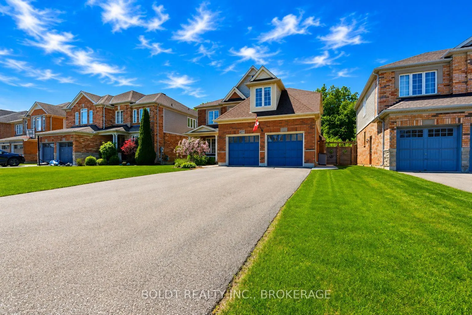 Photo 3 of 6577 St. Michael Avenue, Niagara Falls, Forestview — HOMEH