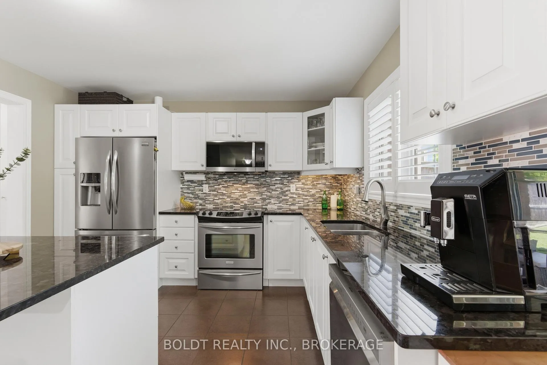 Photo 9 of 6577 St. Michael Avenue, Niagara Falls, Forestview — HOMEH