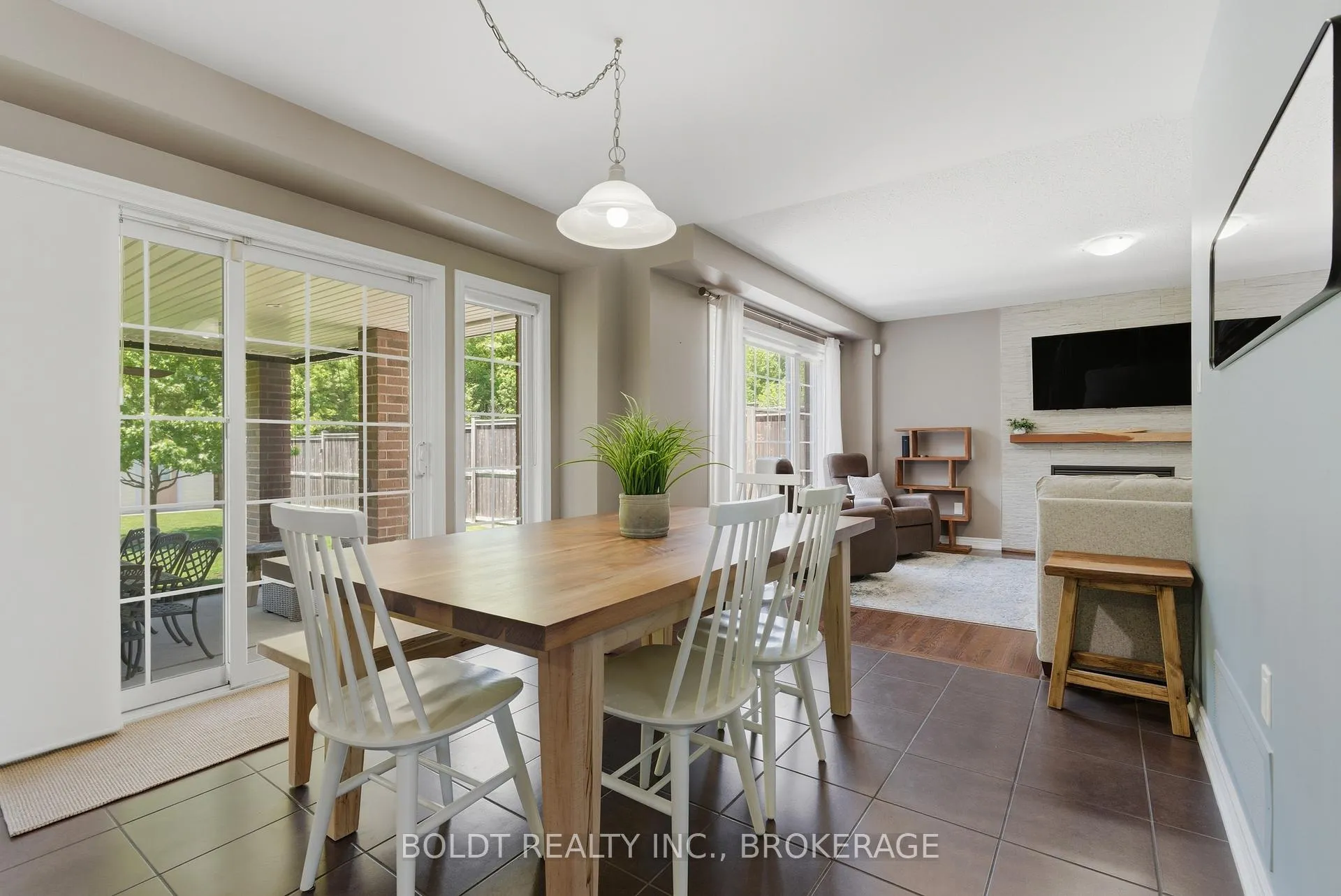 Photo 12 of 6577 St. Michael Avenue, Niagara Falls, Forestview — HOMEH