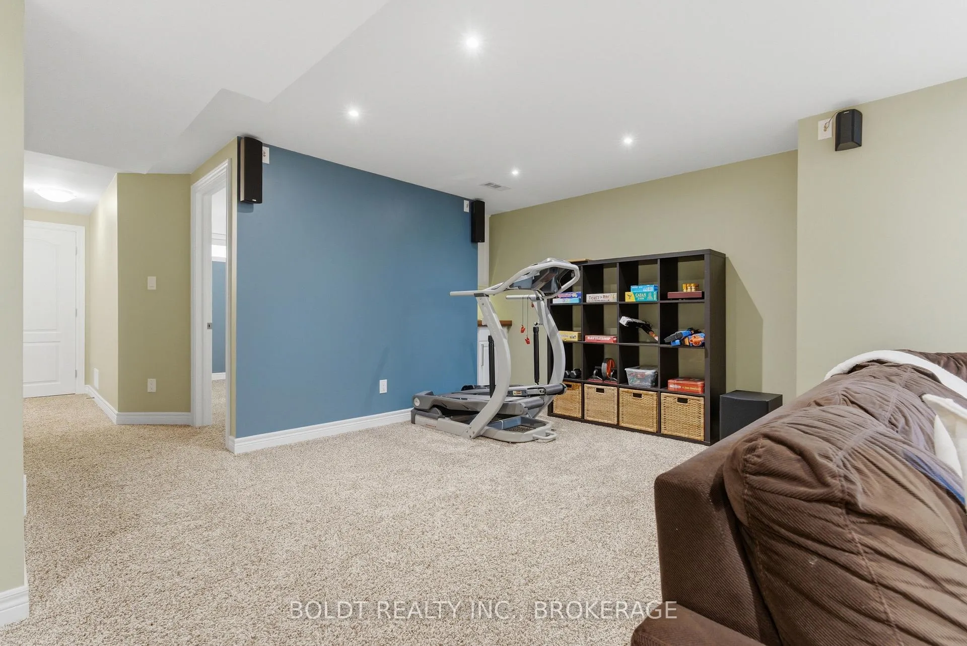 Photo 32 of 6577 St. Michael Avenue, Niagara Falls, Forestview — HOMEH