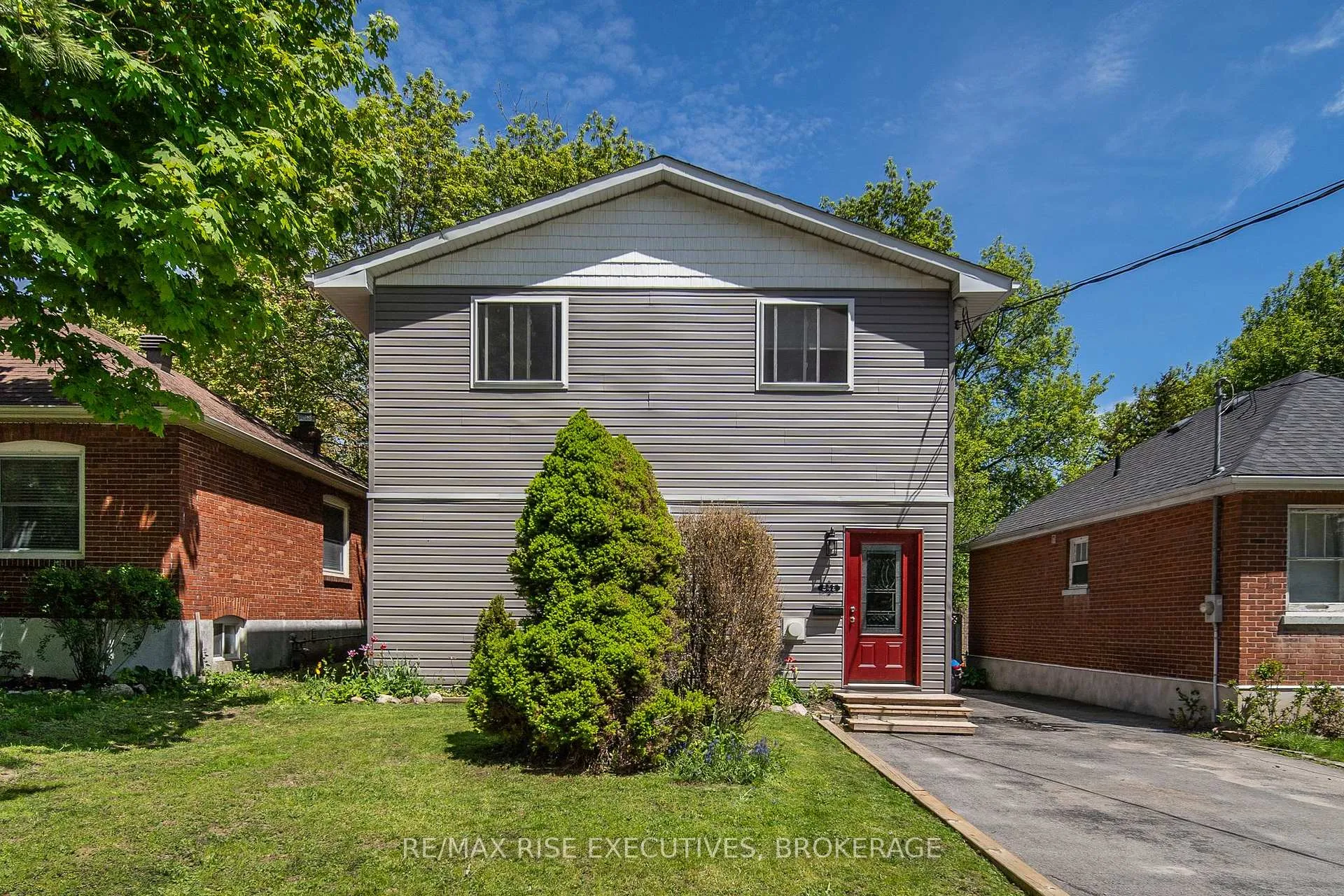 Photo 2 of 549 Alfred Street, Kingston, East of Sir John A. Blvd — HOMEH