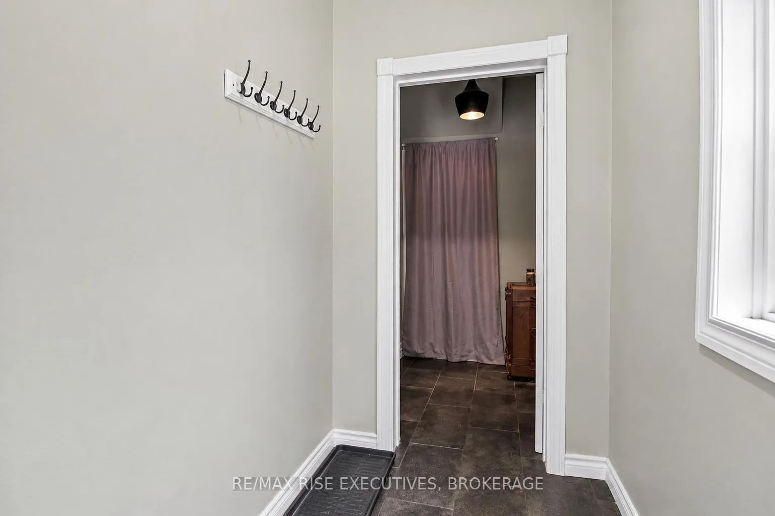 Photo 7 of 549 Alfred Street, Kingston, East of Sir John A. Blvd — HOMEH
