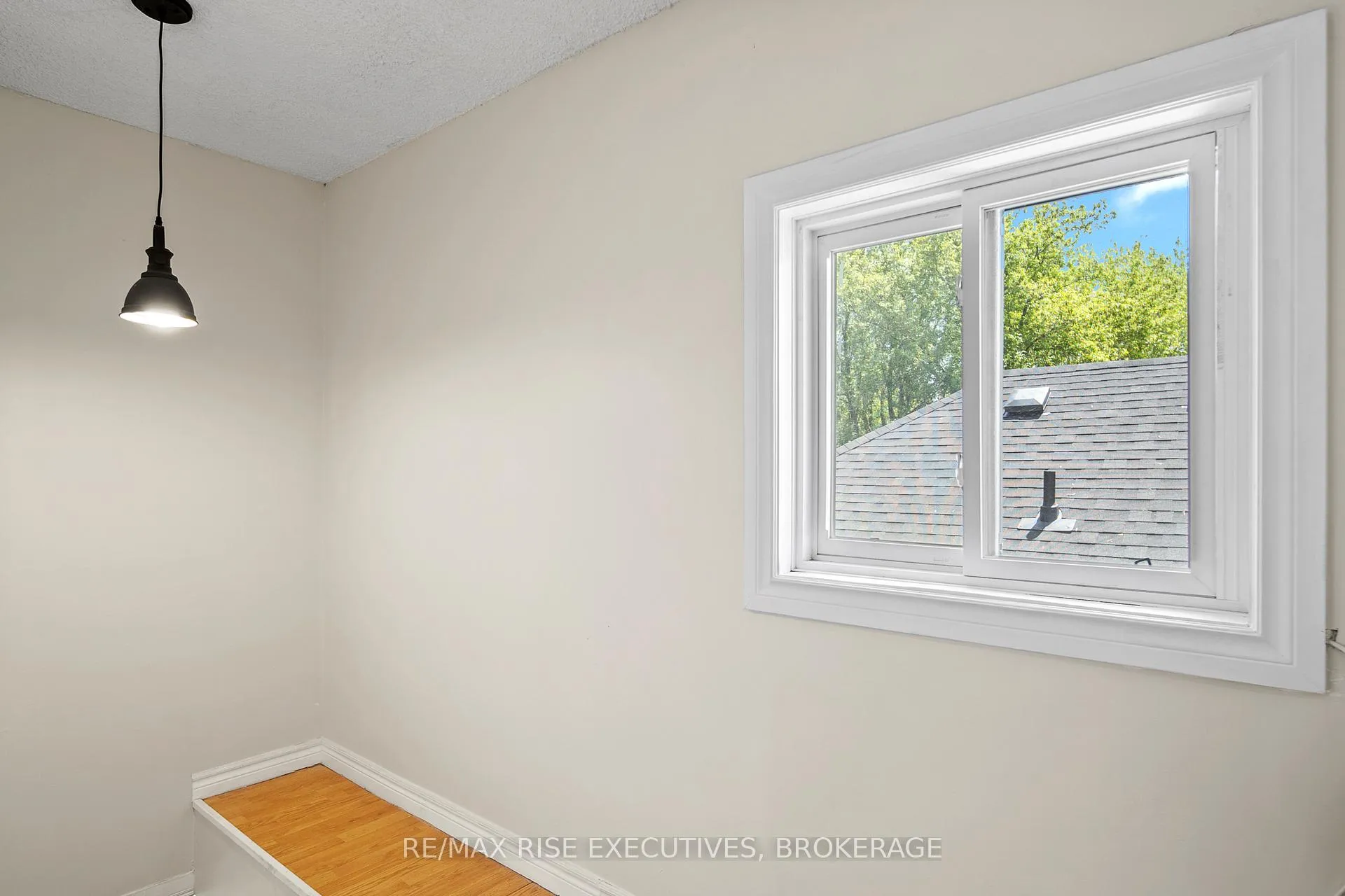 Photo 16 of 549 Alfred Street, Kingston, East of Sir John A. Blvd — HOMEH