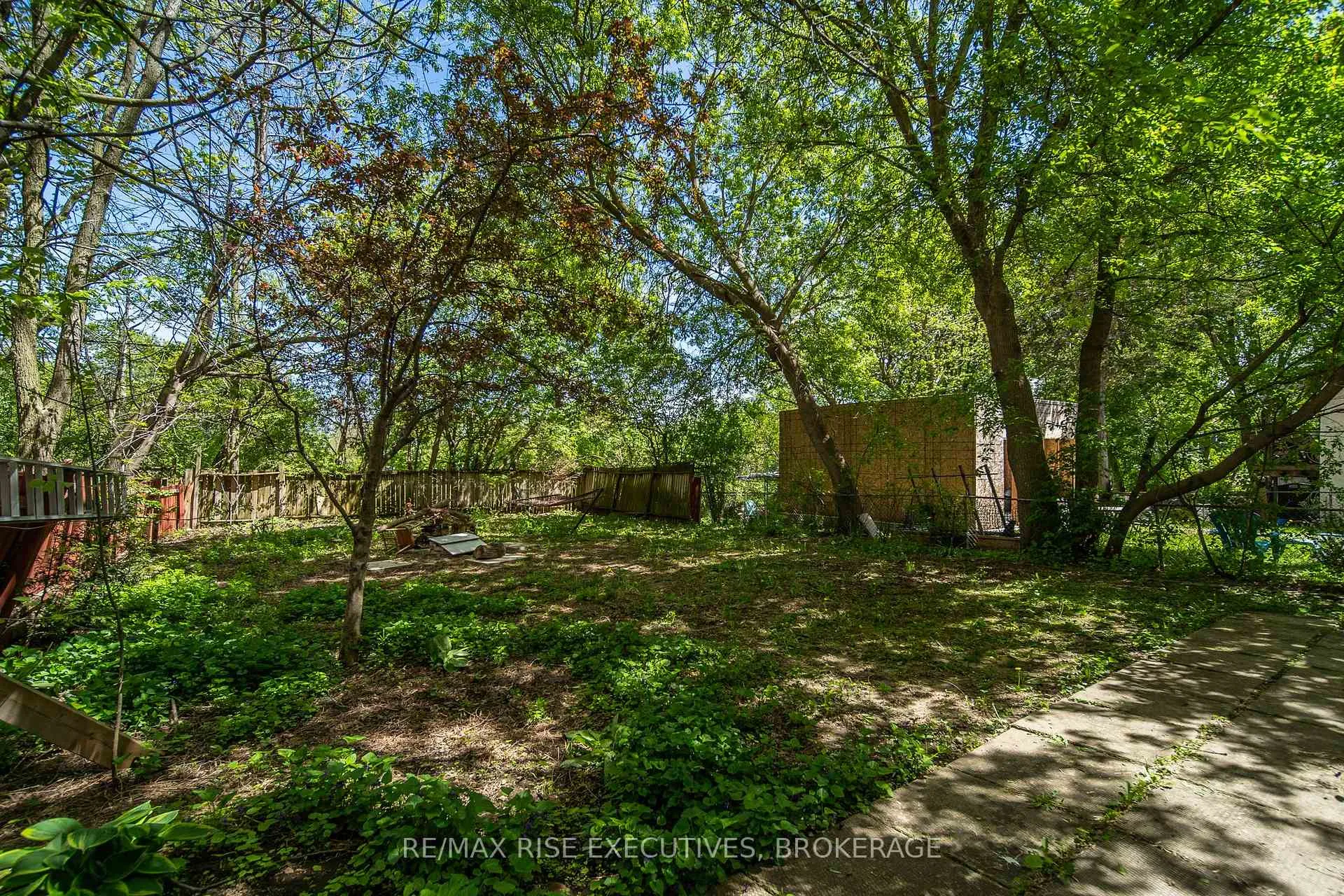 Photo 26 of 549 Alfred Street, Kingston, East of Sir John A. Blvd — HOMEH