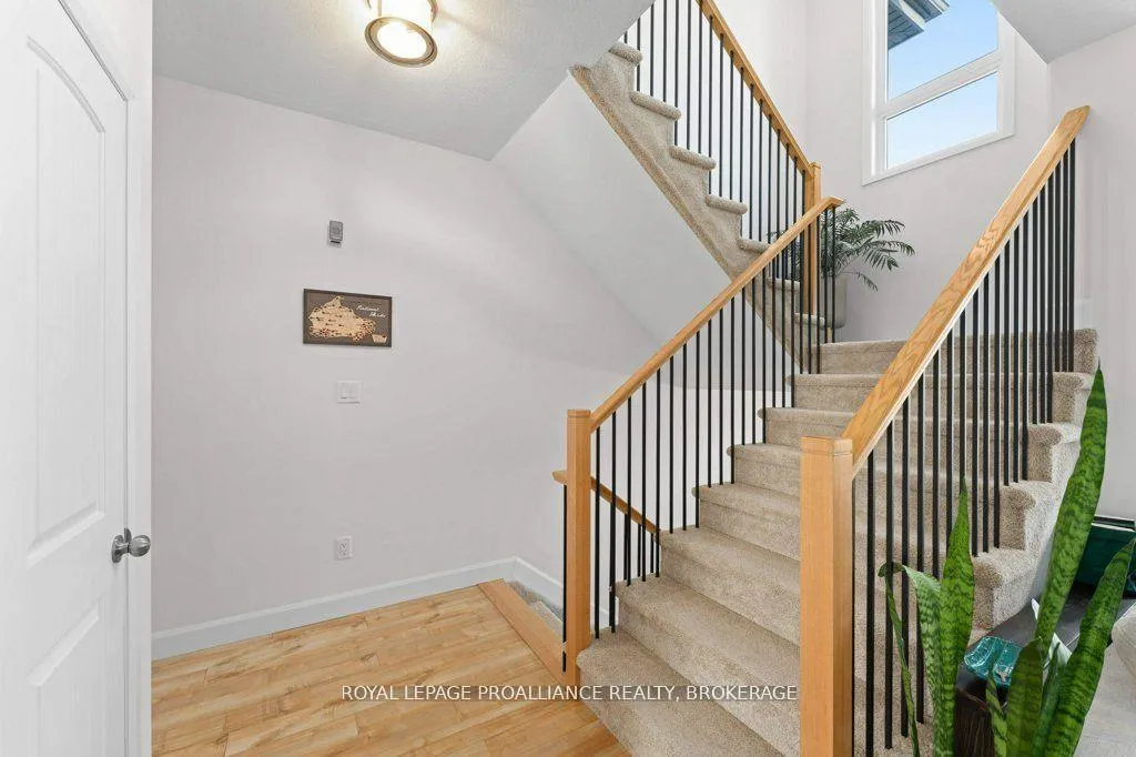 Photo 6 of 139 Superior Drive, Loyalist, Amherstview — HOMEH